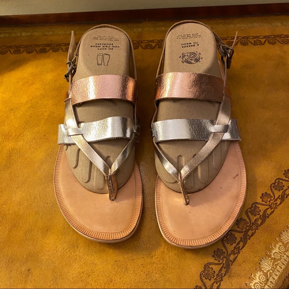 Matisse Princeville Gold Silver Sandals - Picture 6 of 9